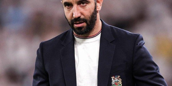 卖不卖？曼联若放弃队长将收入1亿，阿莫林思考7000万买入旧部