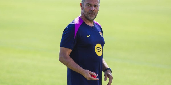 守门员传奇再现：Joan Garcia巴塞罗那首秀完美表现