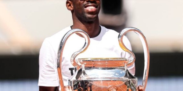 金球先生不到1亿？登贝莱最新身价9000万欧元，法甲第一人被嫌太老