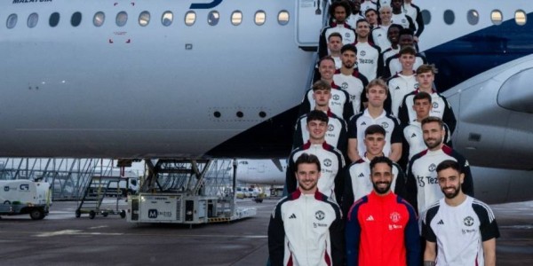 曼联确定阿莫林留任过程曝光！官宣亚洲800万之行大名单，欲离队天才被要求参加